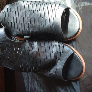 Steve Madden black heels size8.5